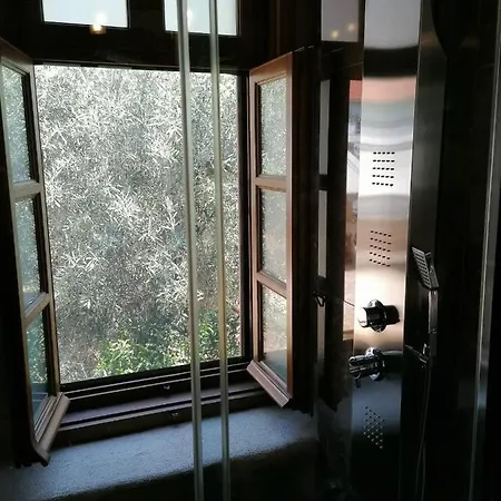 Archontiko Chioti 4* לאונידיון